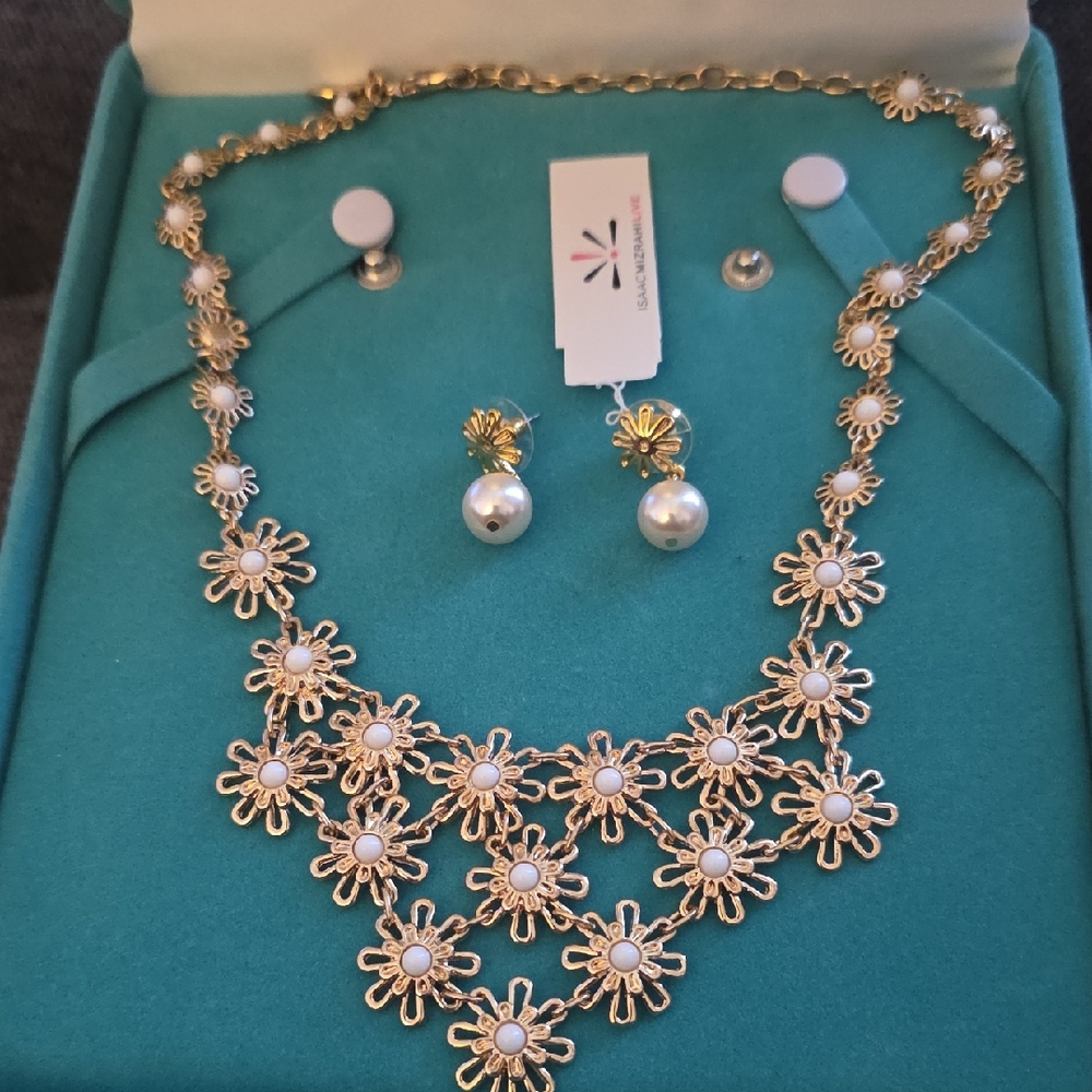 Isaac Mizrahi Gold and White Daisy Necklace And Earrings